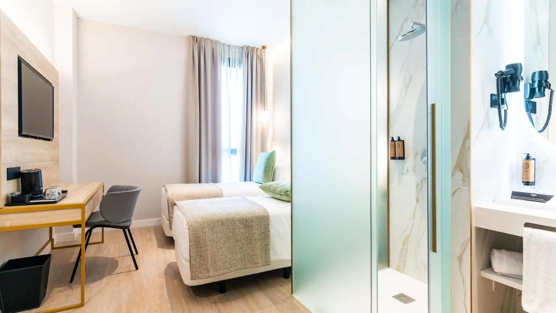 Hotel Malaga Vibes 3*,