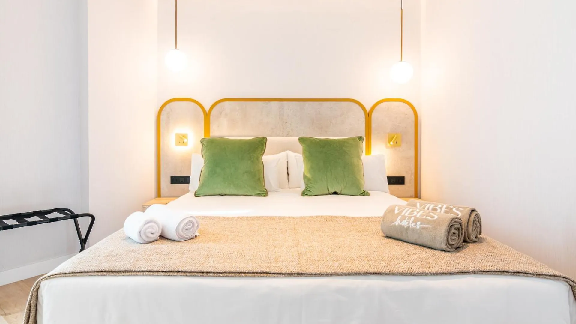 Hotel Malaga Vibes 3*,